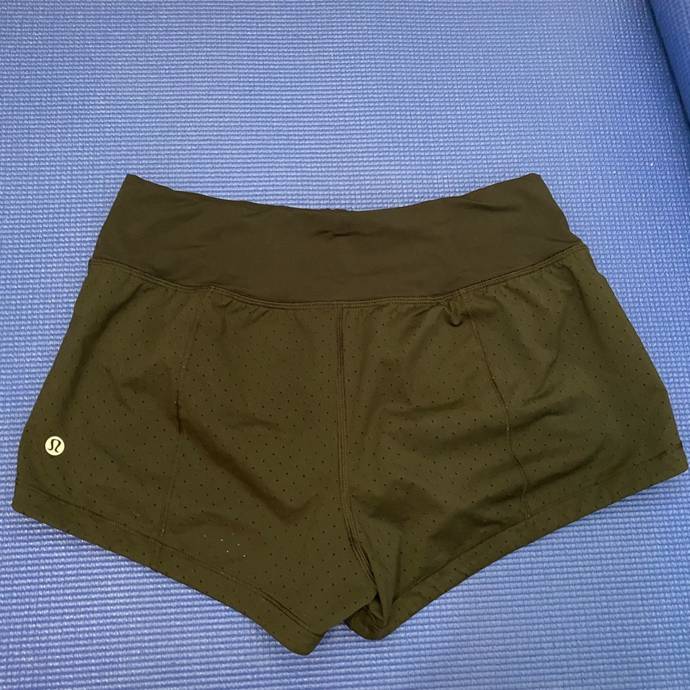 black Lululemon shorts